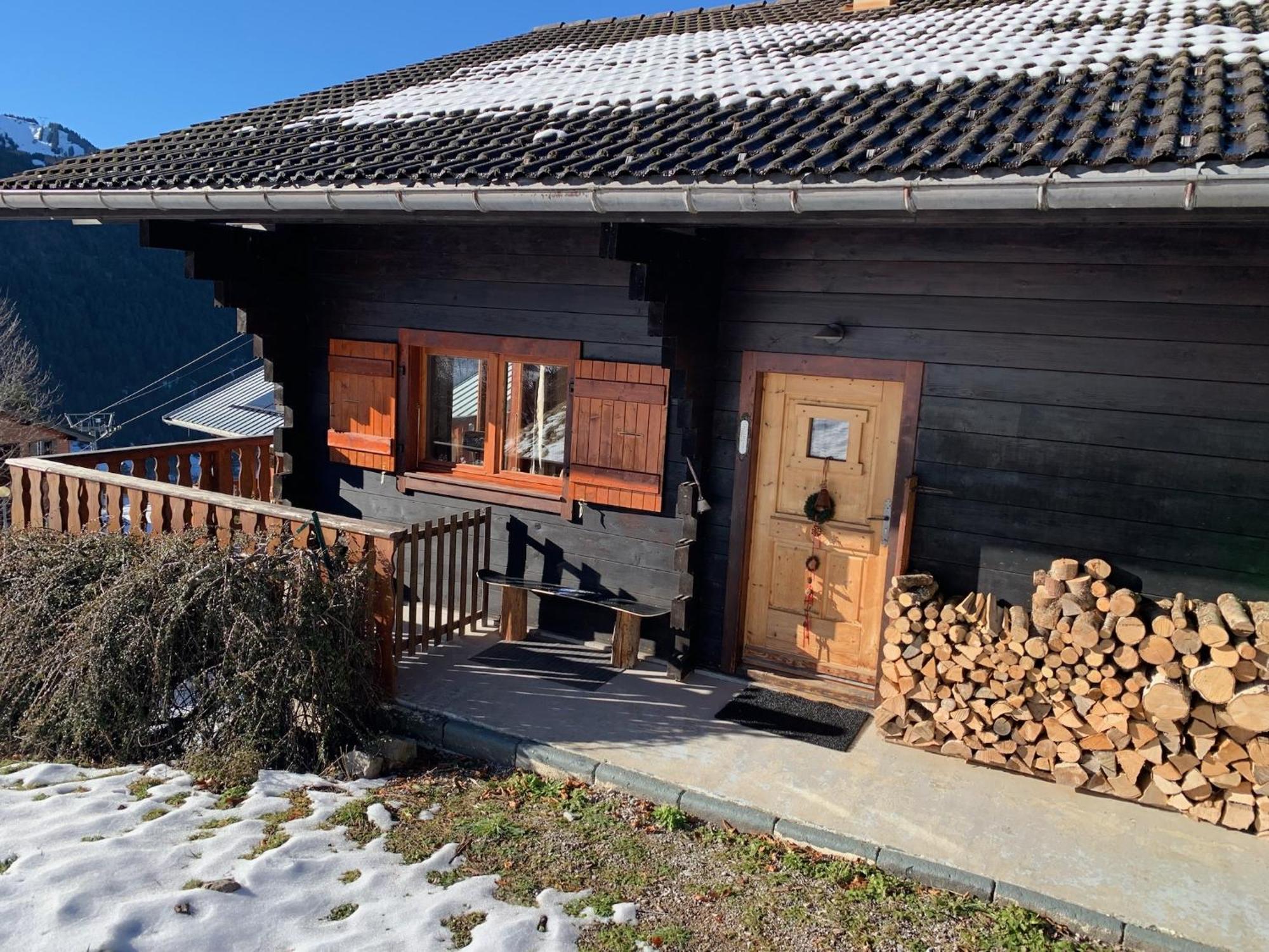 Charming, Cosy Chalet Nestled In A Breathtaking Surrounding With Spectacular, Stunning Mountain Views Abondance Eksteriør billede