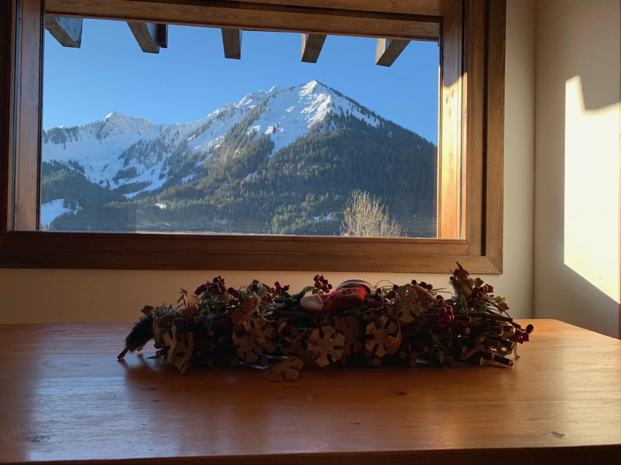Charming, Cosy Chalet Nestled In A Breathtaking Surrounding With Spectacular, Stunning Mountain Views Abondance Eksteriør billede