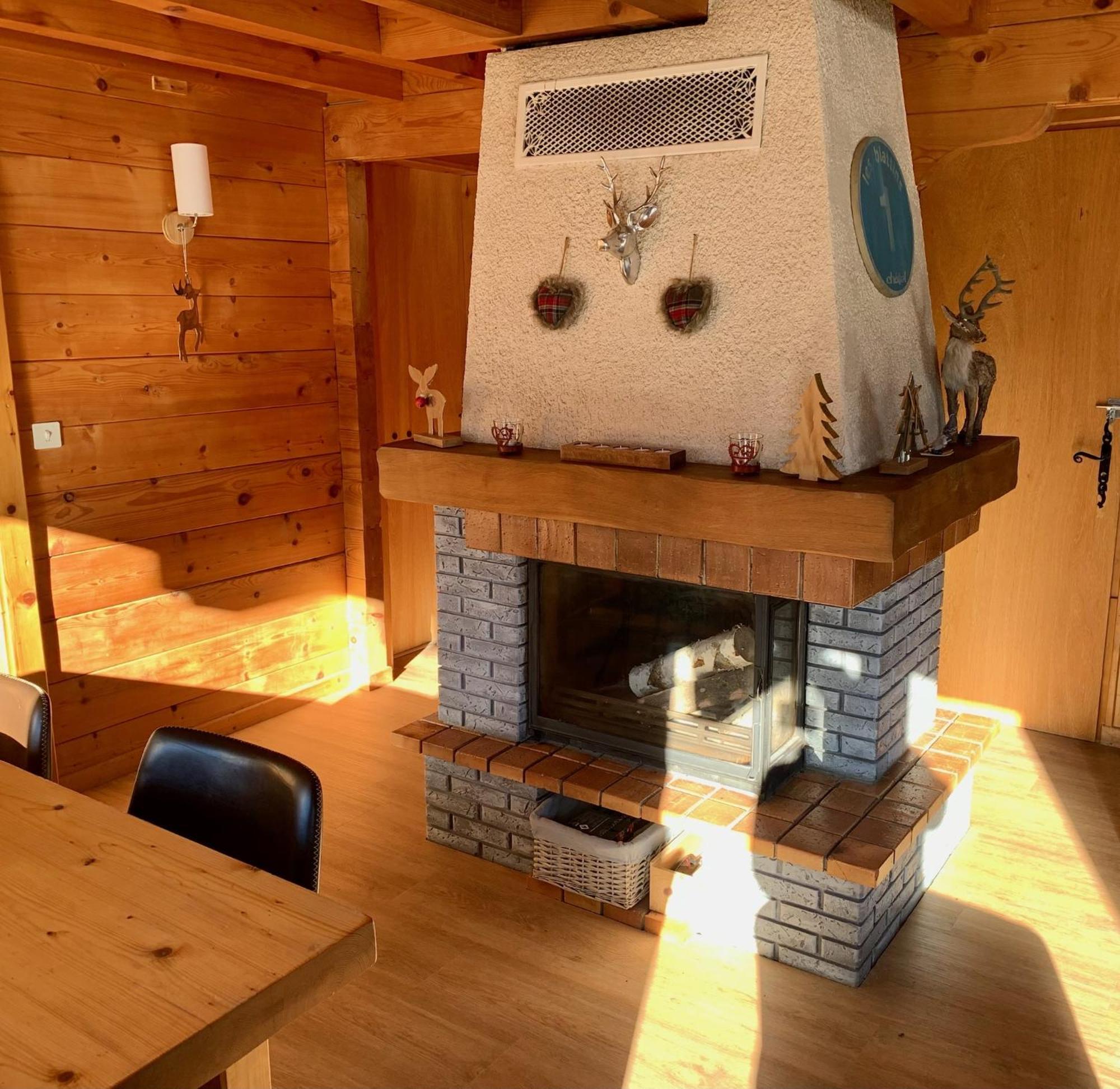 Charming, Cosy Chalet Nestled In A Breathtaking Surrounding With Spectacular, Stunning Mountain Views Abondance Eksteriør billede